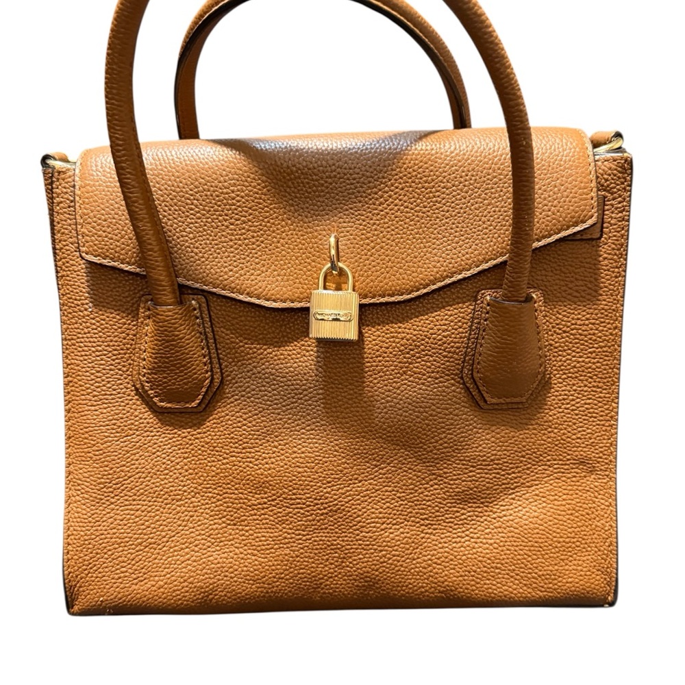 Elegant Tan Leather Handbag
